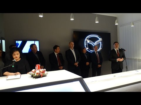 Govornici na otvaranju salona Mazda u Subotici